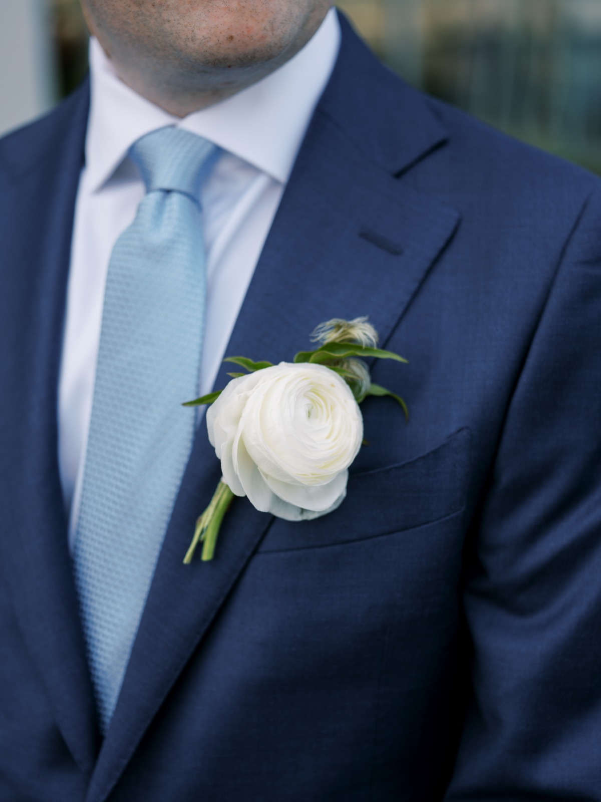 simple white boutonnière 