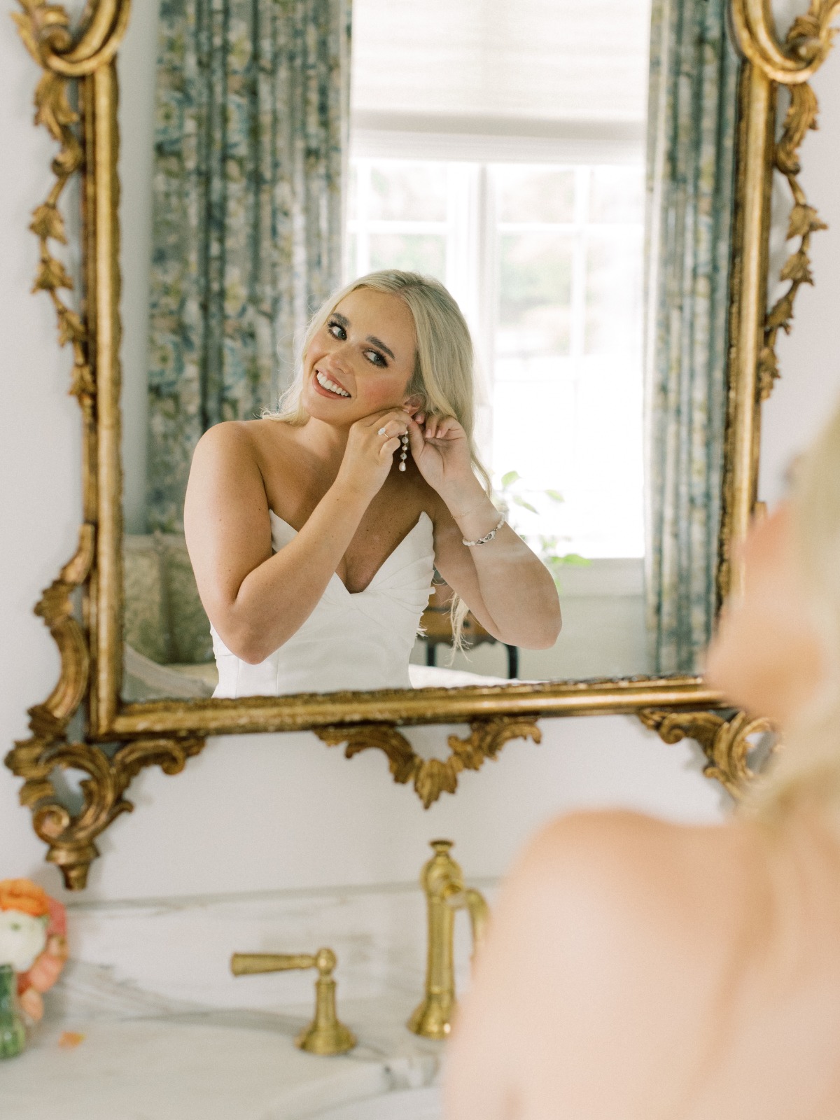 bride getting ready portraits