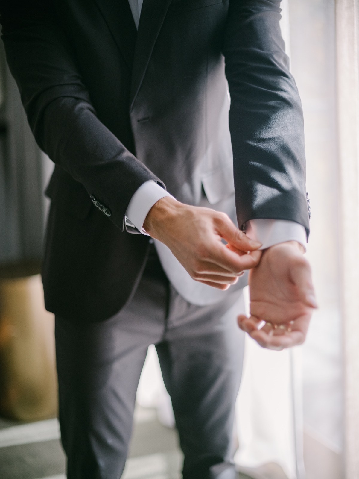 groom getting ready photo ideas