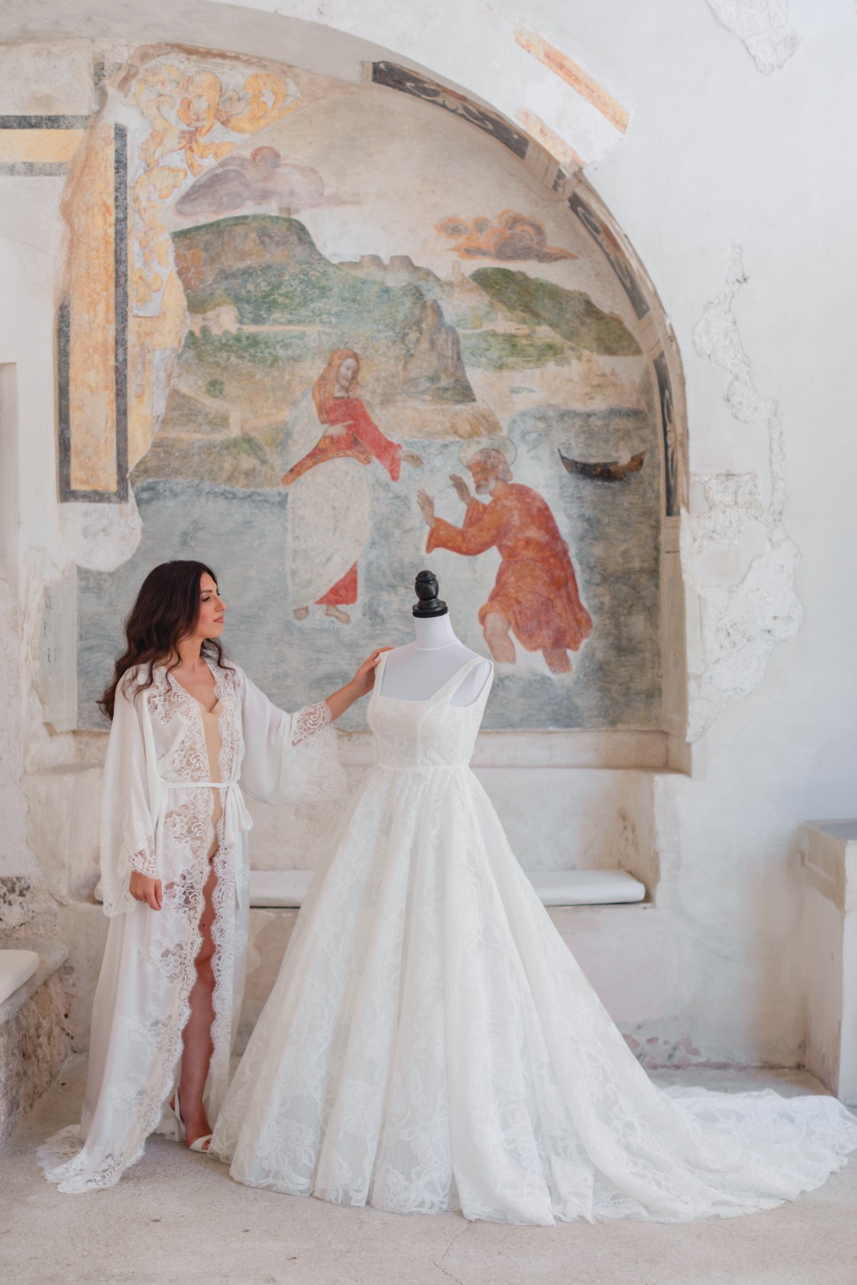 lace-trimmed bridal robe