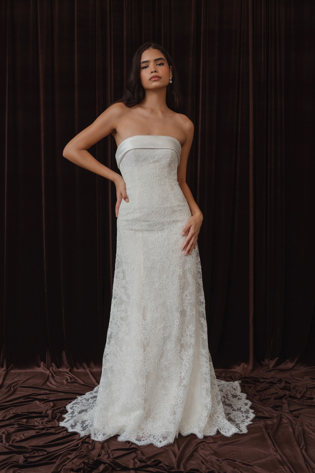sleek lace wedding dress