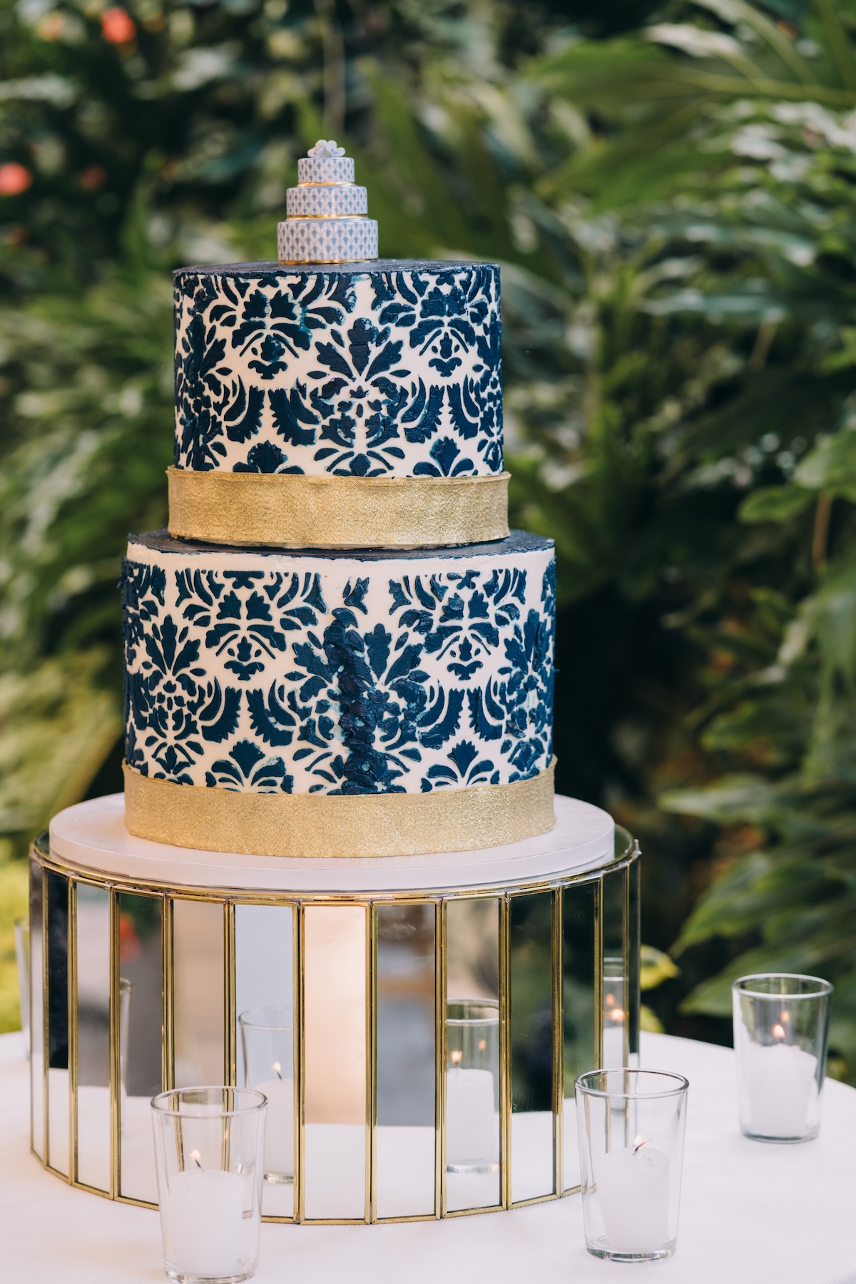 blue and white wedding cake