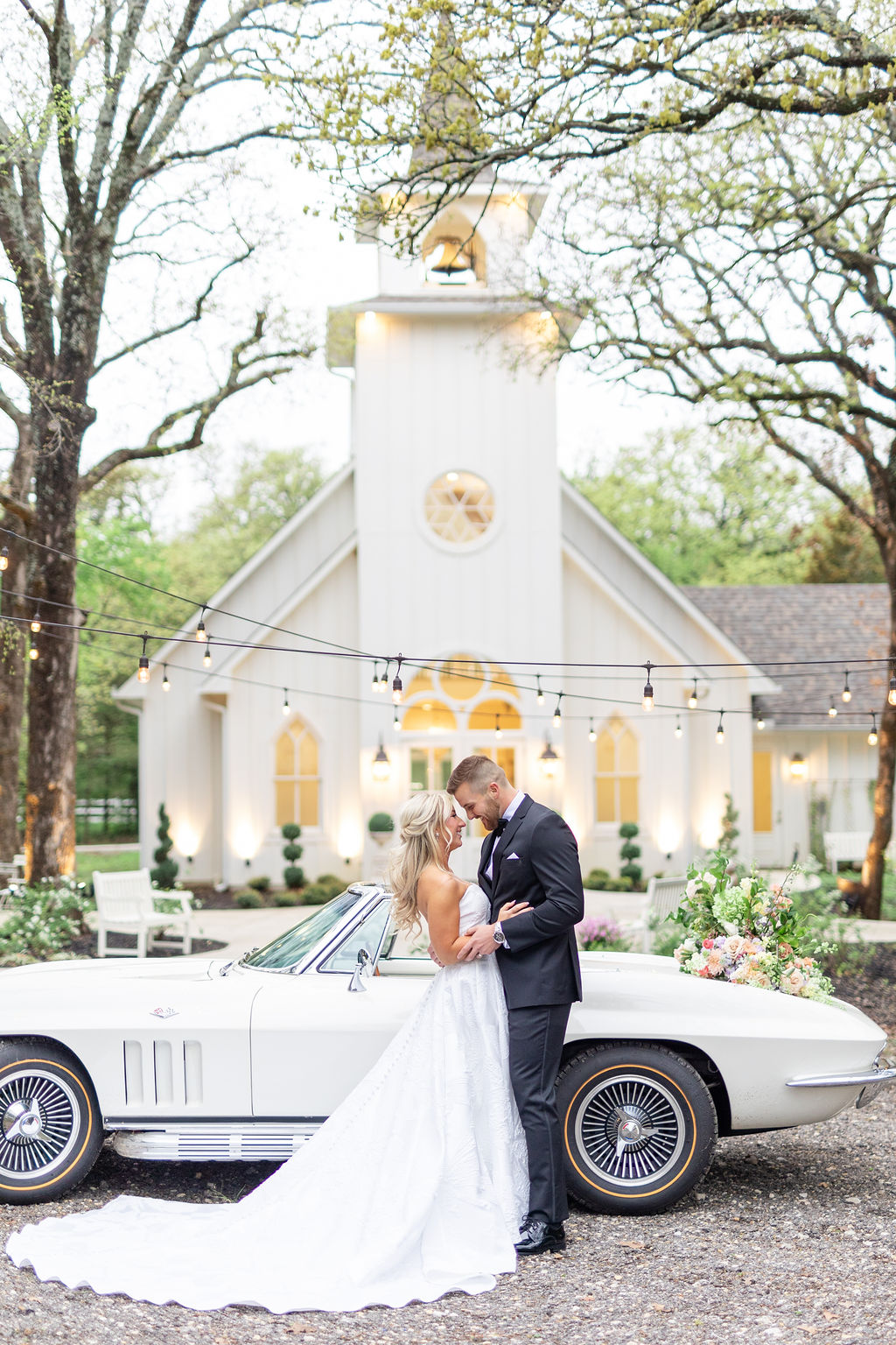 vintage getaway car for wedding