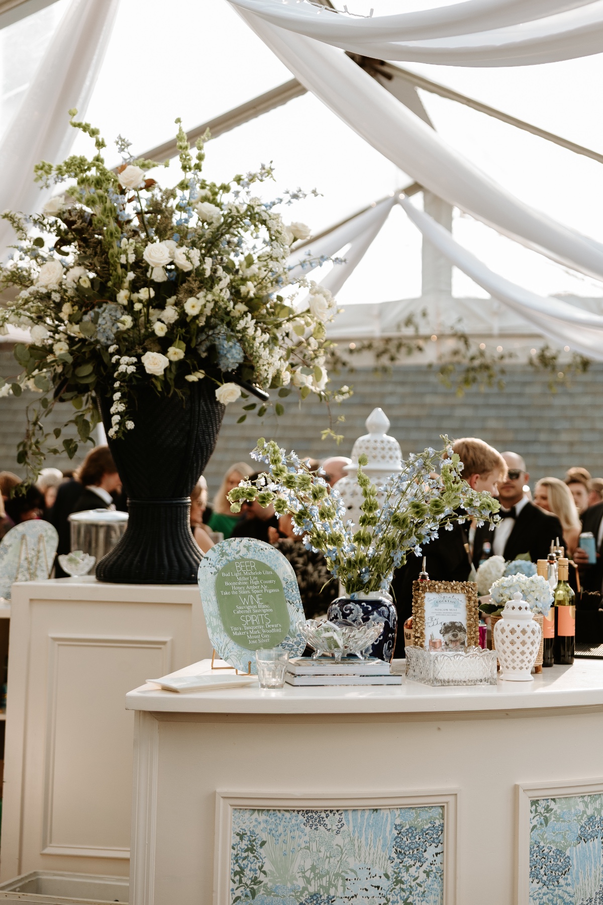 wallpaper bar wedding hack