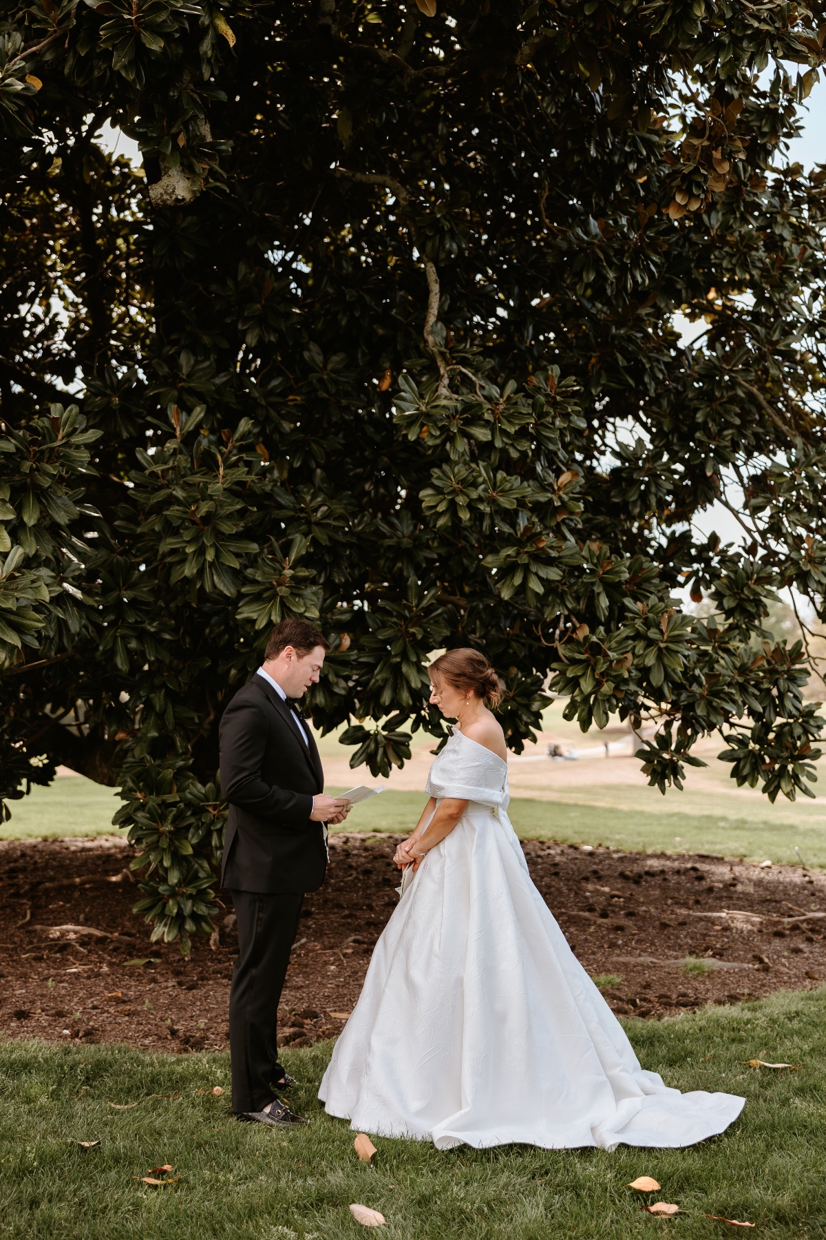 magnolia tree wedding ceremony ideas
