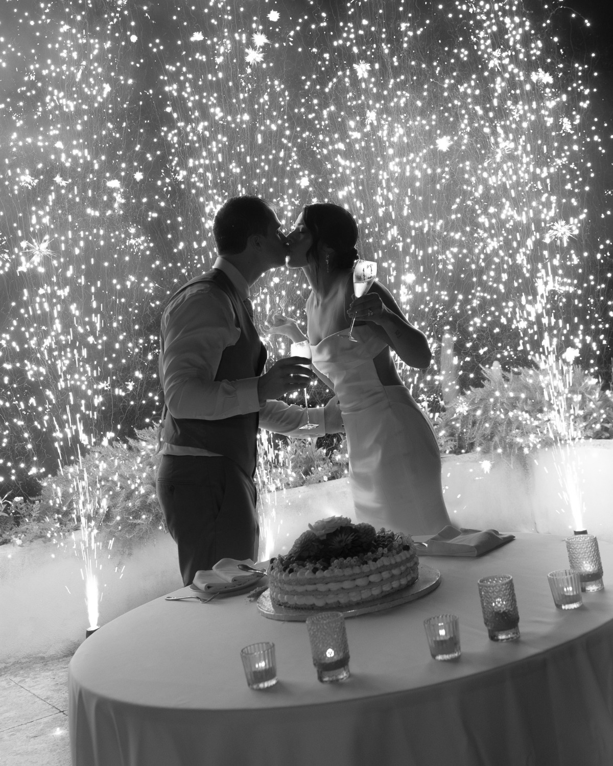 cold sparklers for cake cutting