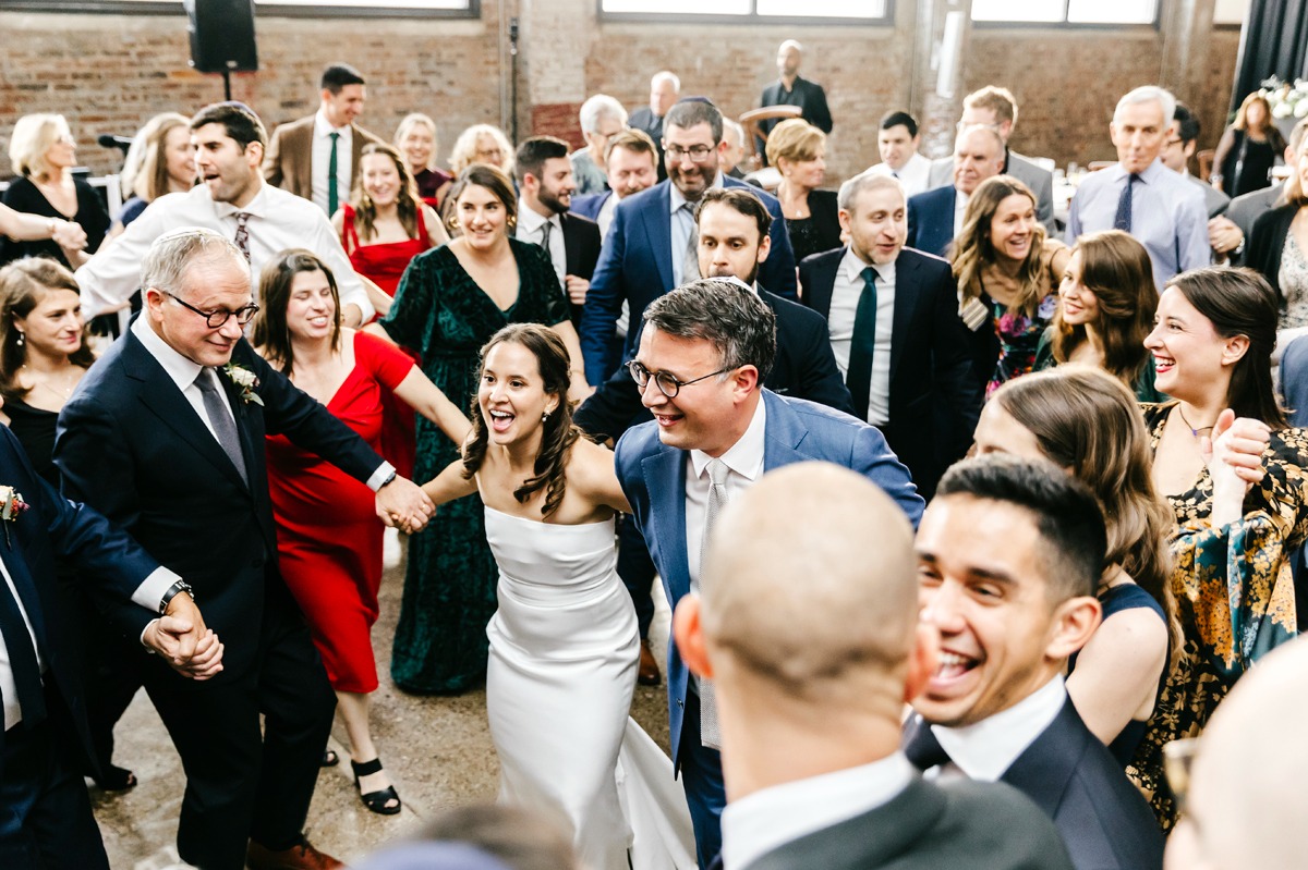 jewish wedding dance traditions