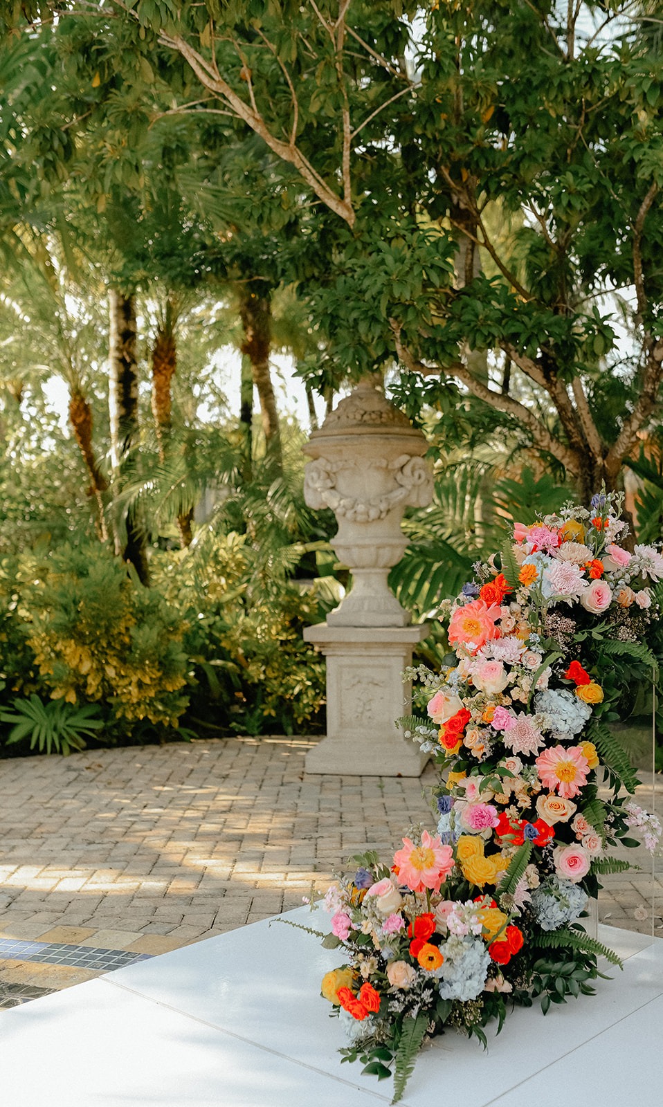 unique and colorful wedding flower ideas