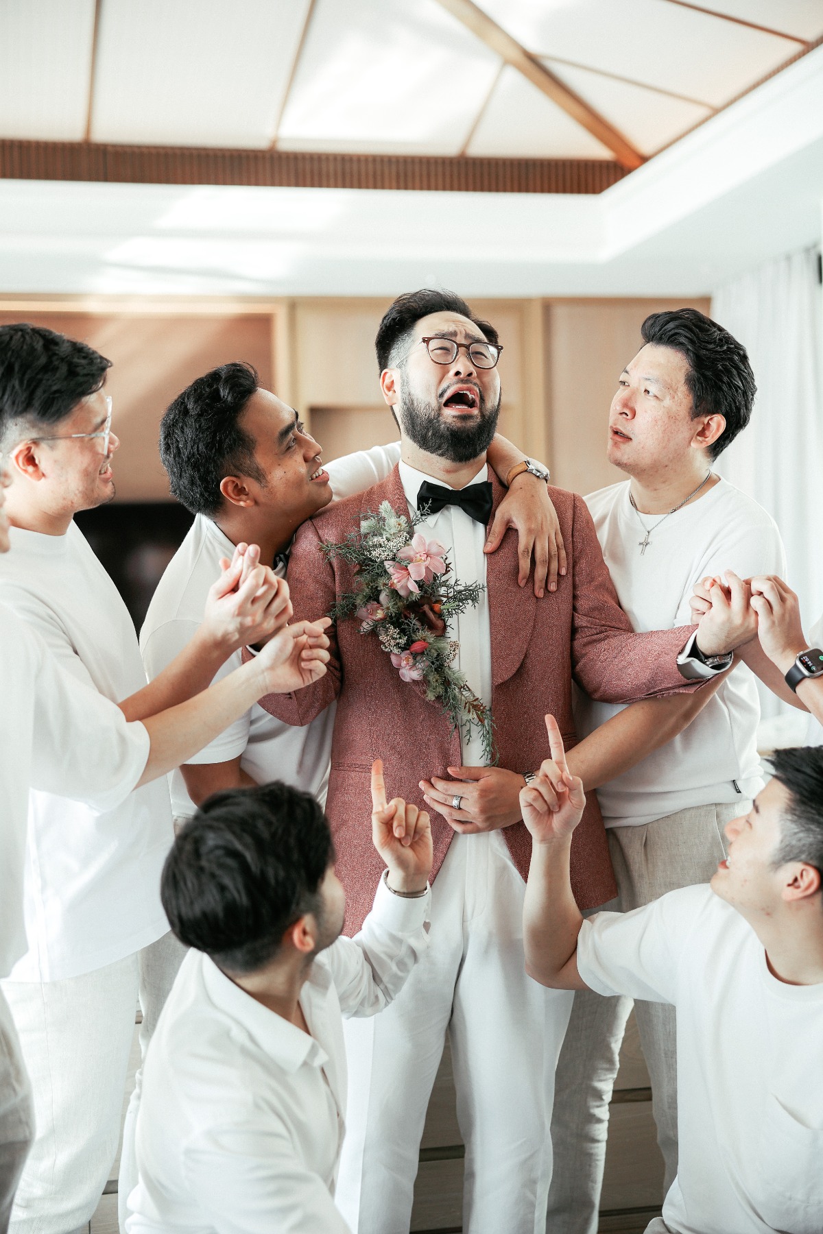 cute groomsmen portrait ideas