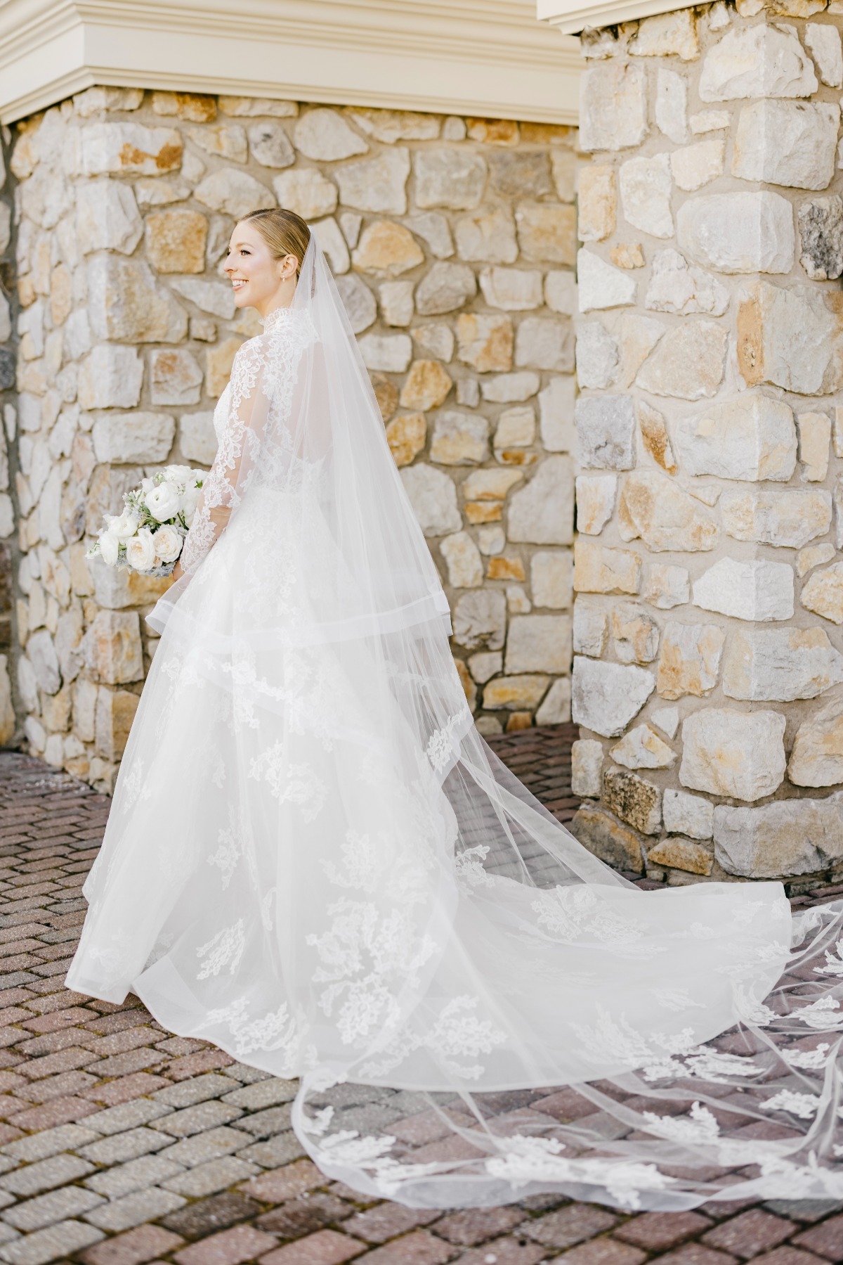 horsehair trimmed veil