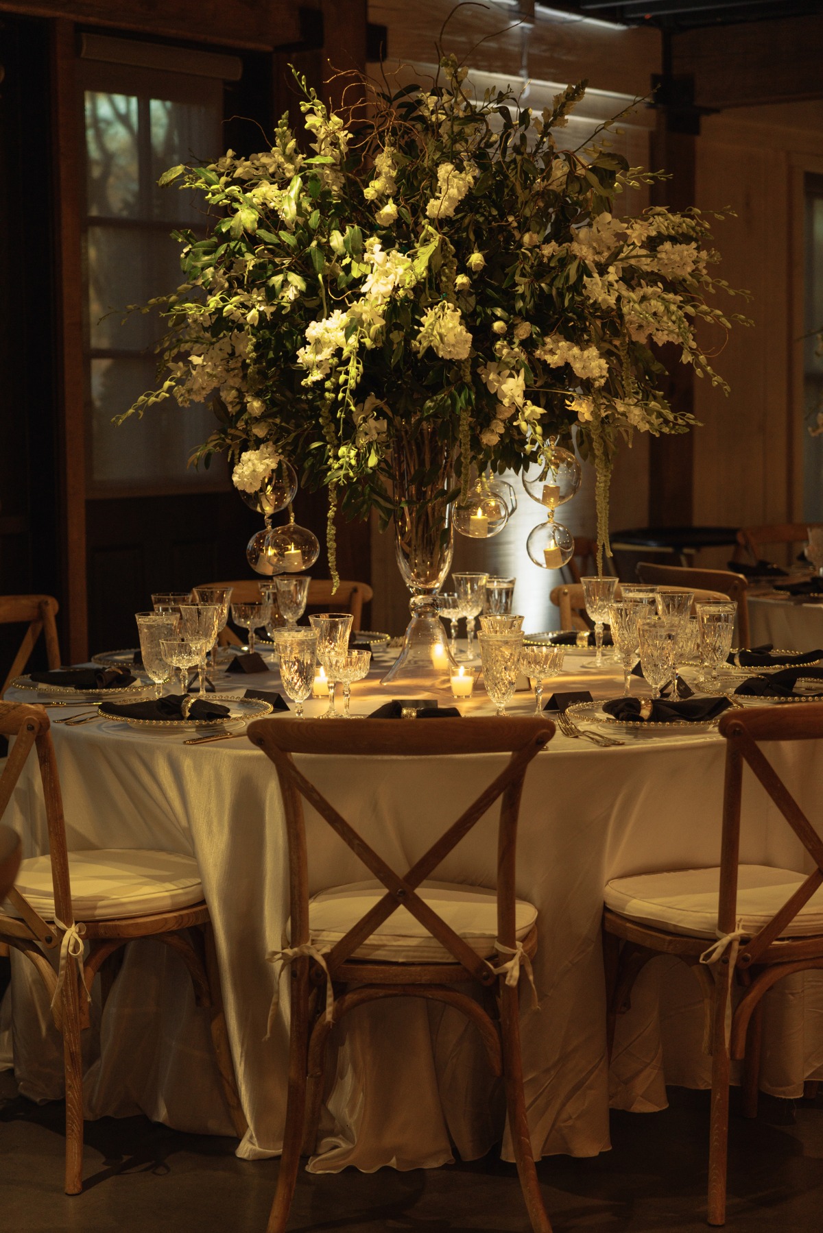 white and green wedding decor
