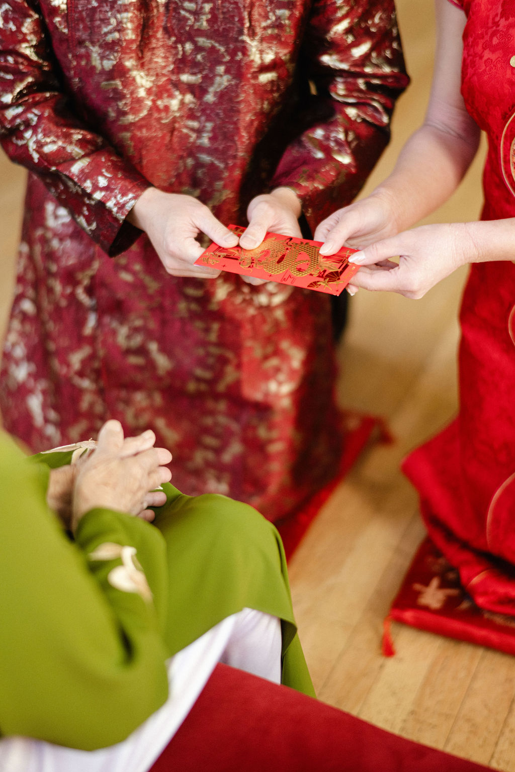 chinese tea ceremony at wedding