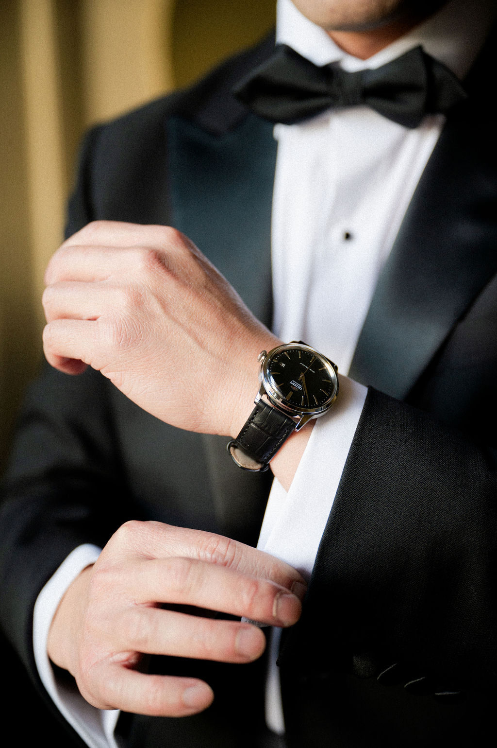 groom accessories photo ideas