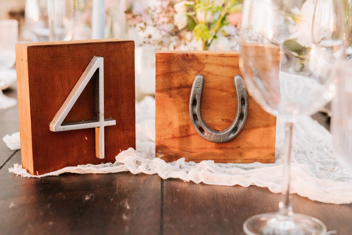 horseshoe table numbers for wedding