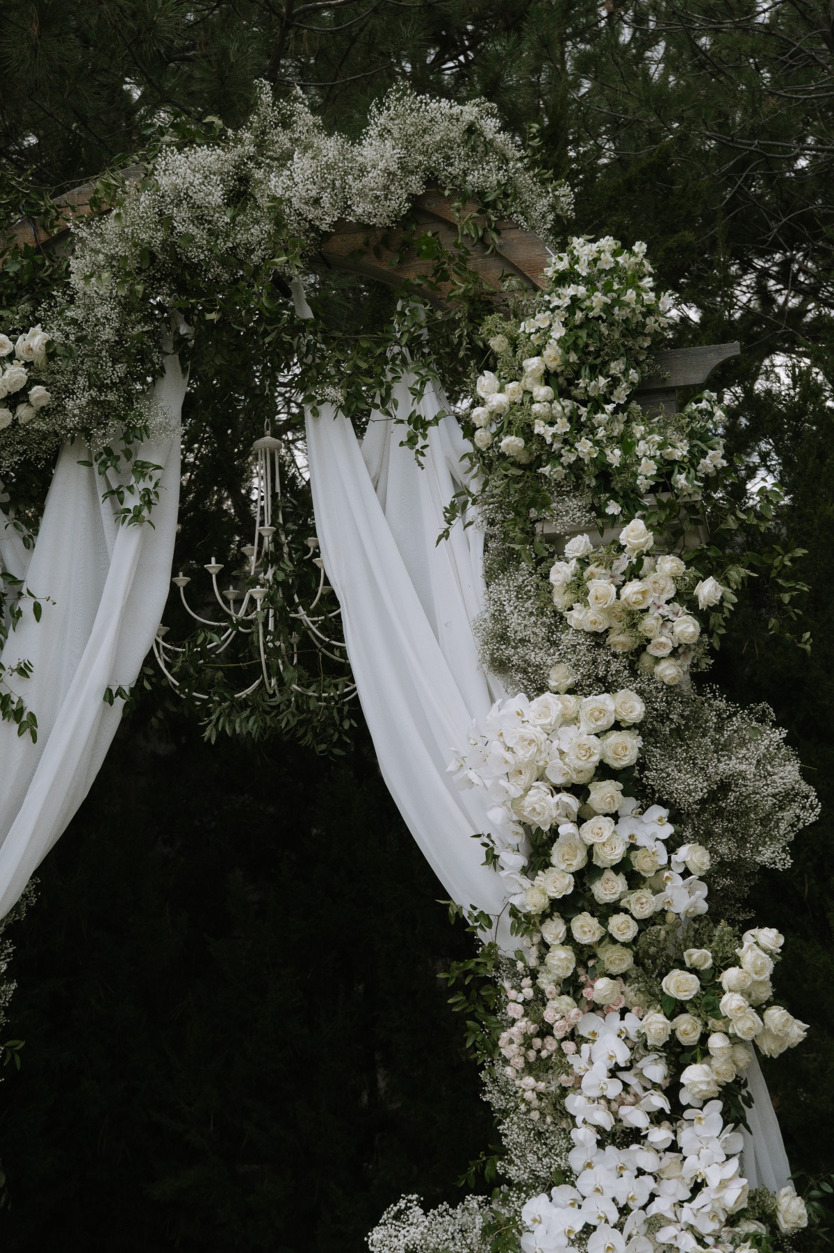 all white wedding flowers inspiration