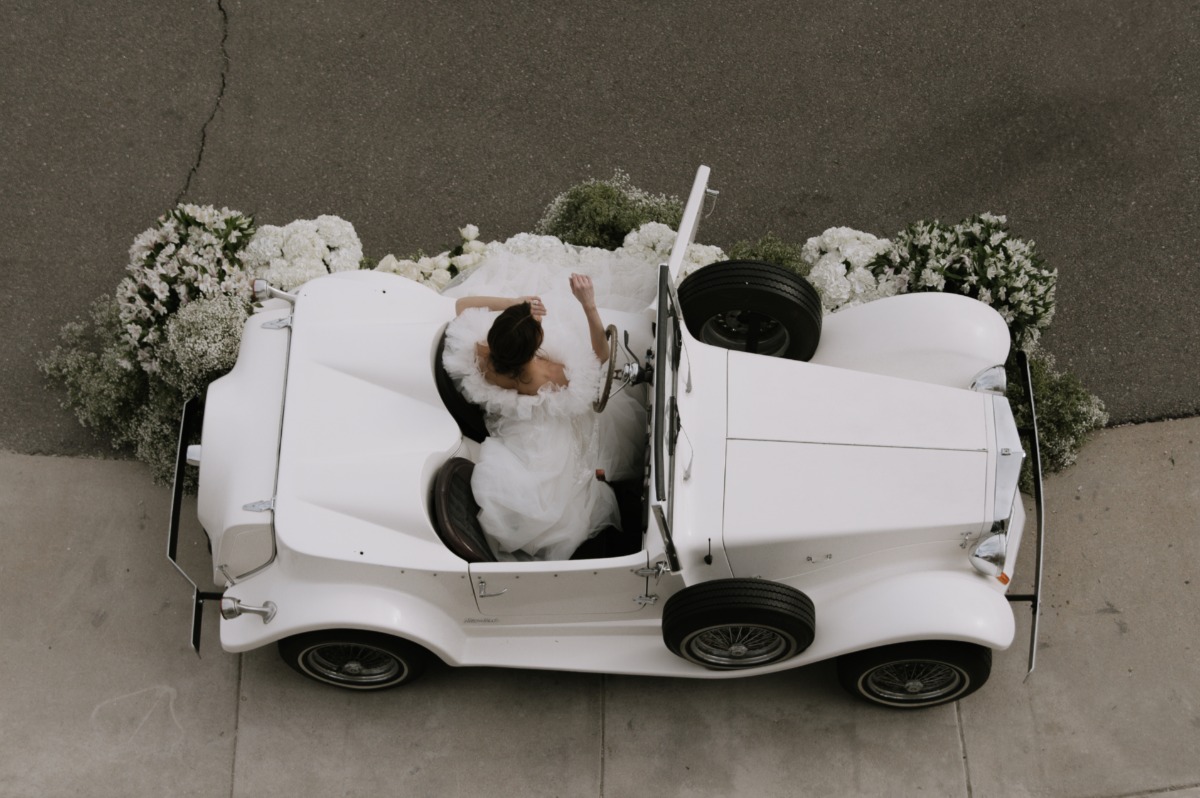 aerial photo ideas for wedding getaway car
