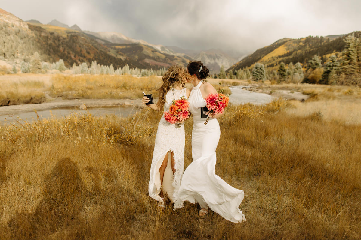 same_sex_elopement_amybluestar_19