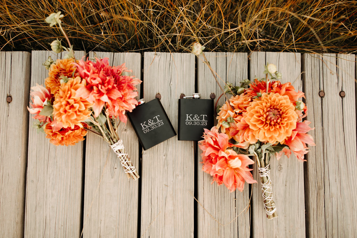 dahlia bouquet