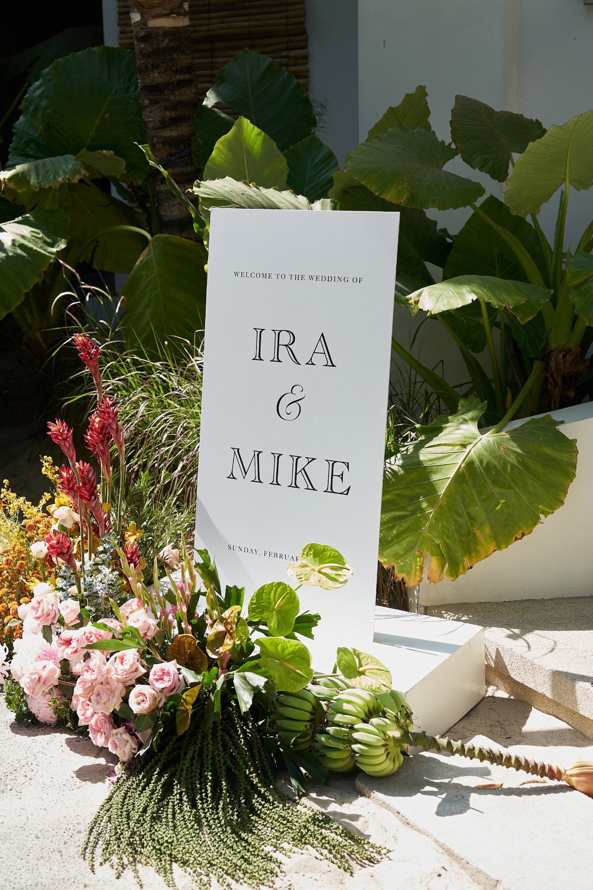 black and white contemporary wedding signage