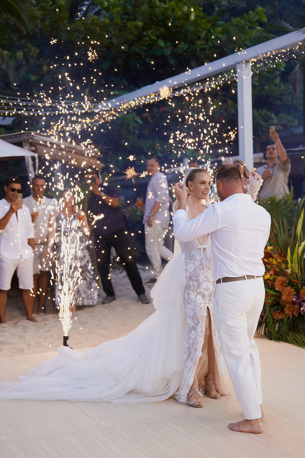 cold sparkler first dance