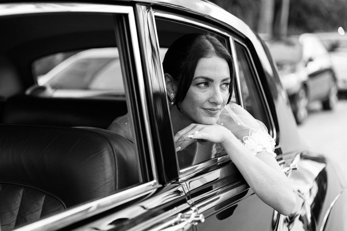 wedding photos in vintage rolls royce