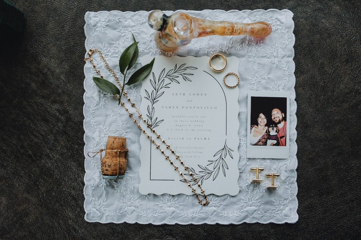 simple leafy wedding invitation