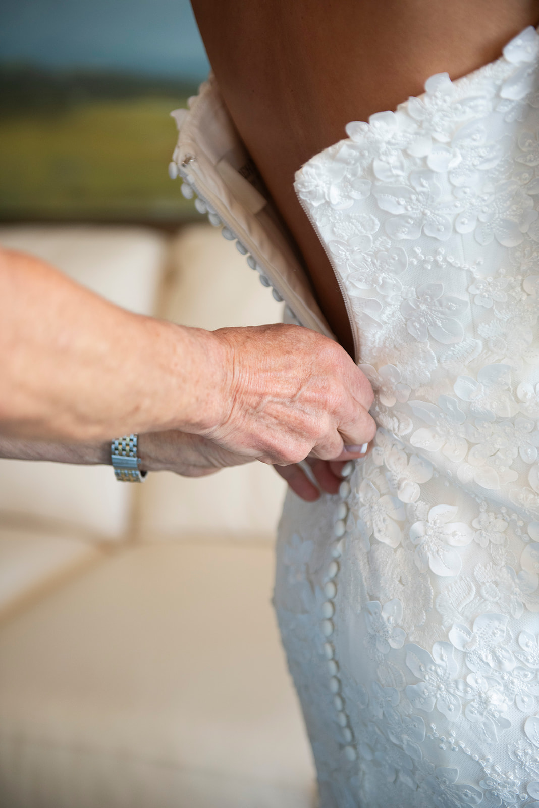 getting ready photo ideas for bride