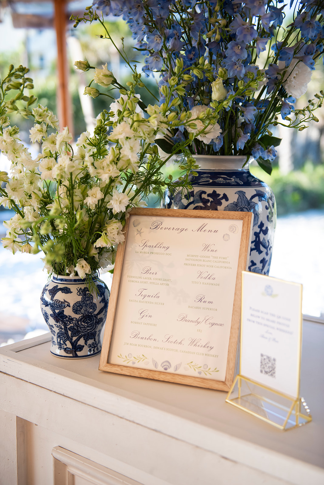 blue and white wedding bar ideas
