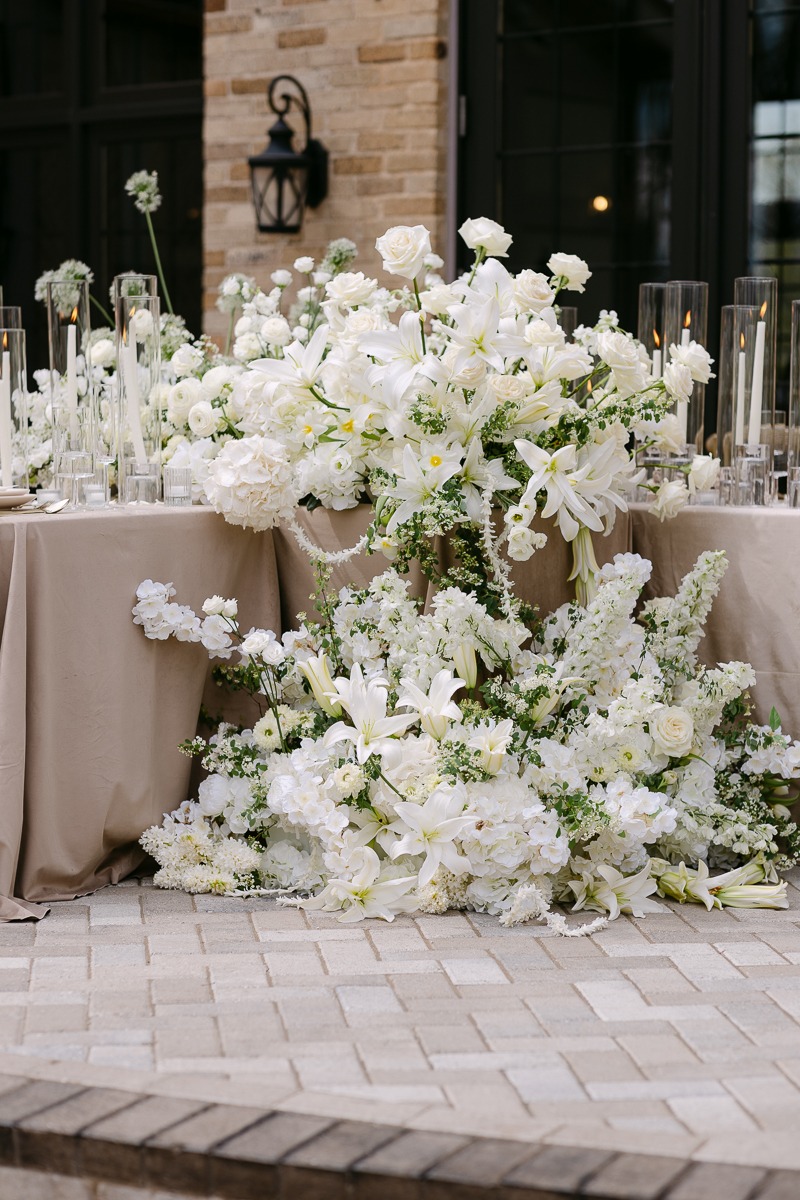 lily and rose wedding flowers