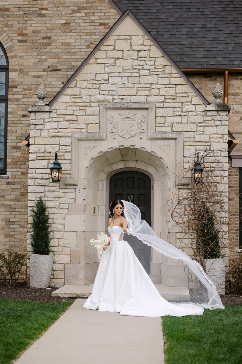 lace trimmed veil