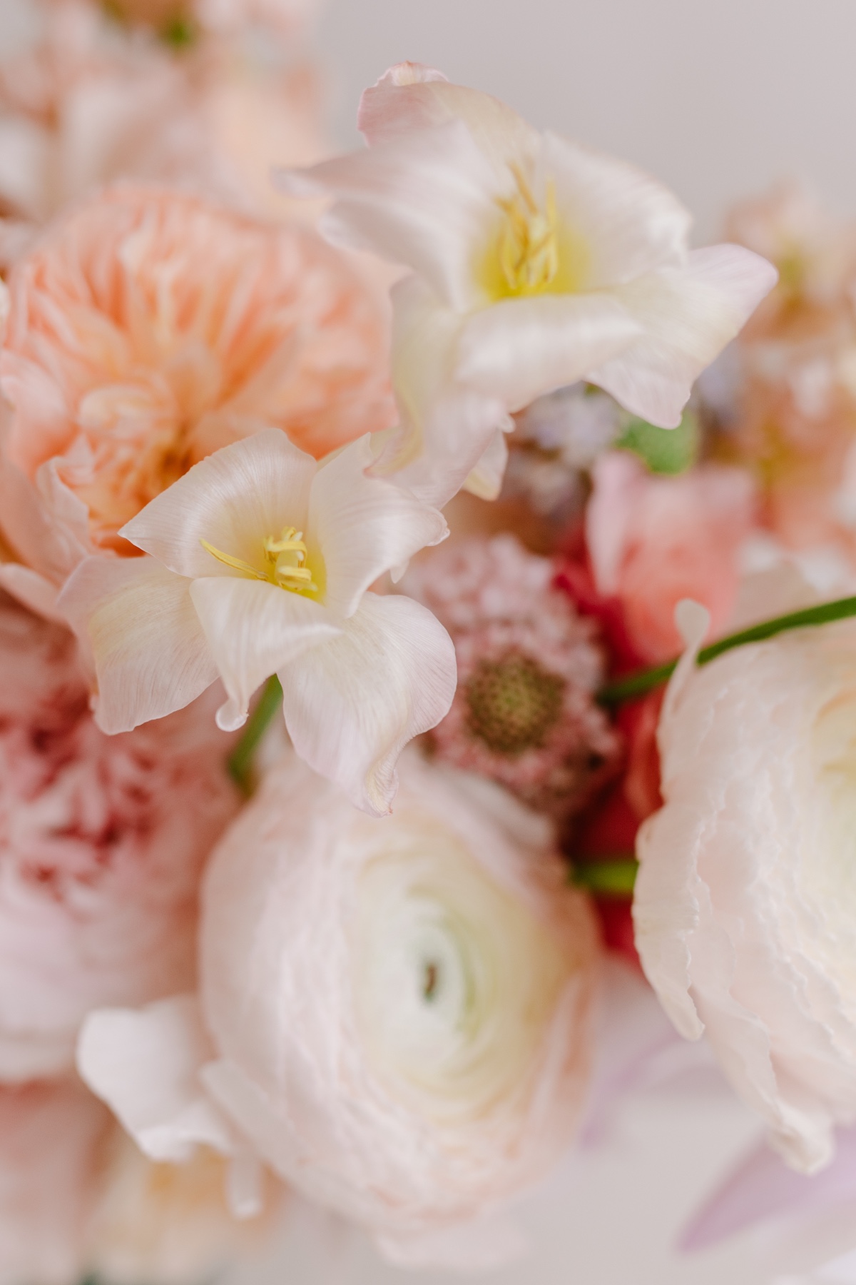pastel wedding flowers