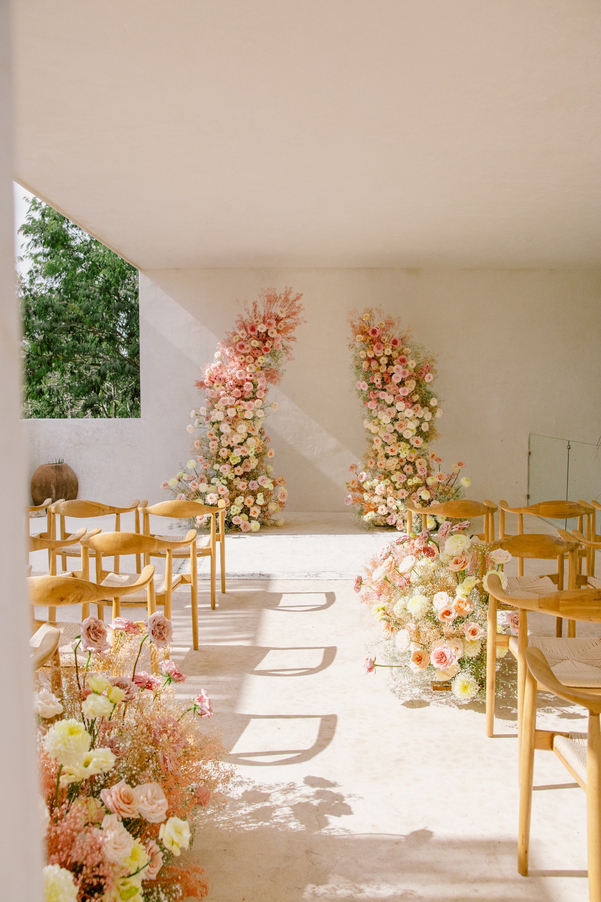 peach wedding flowers
