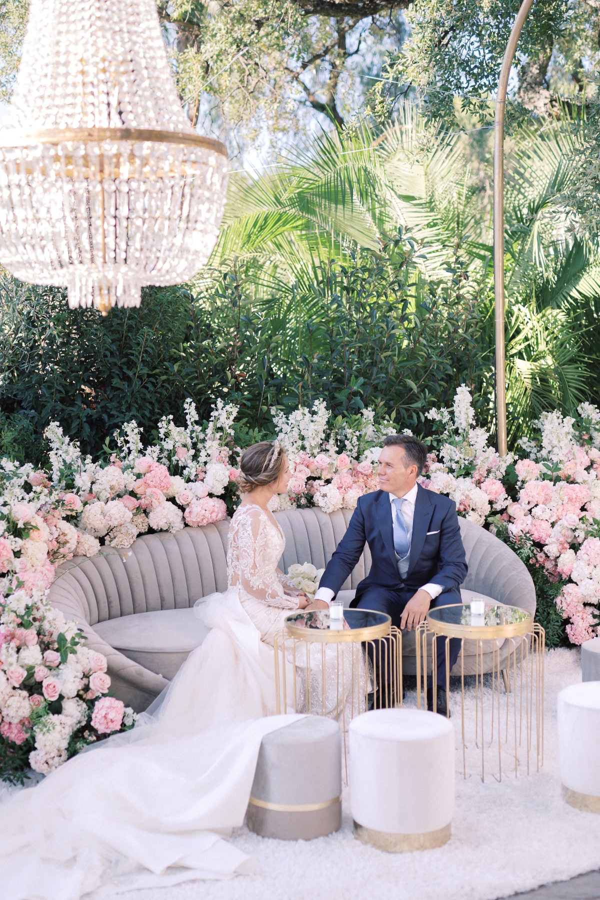 outdoor wedding lounge