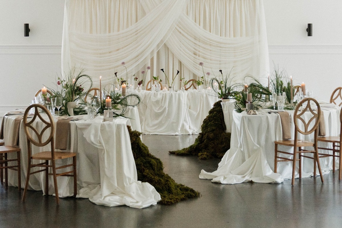 moss for reception decor