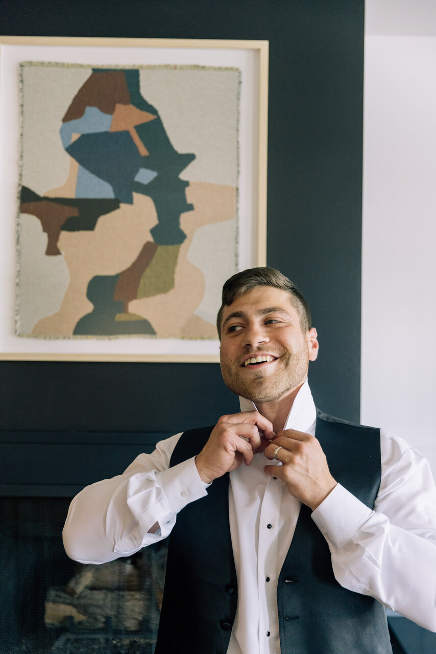 groom getting ready photo ideas