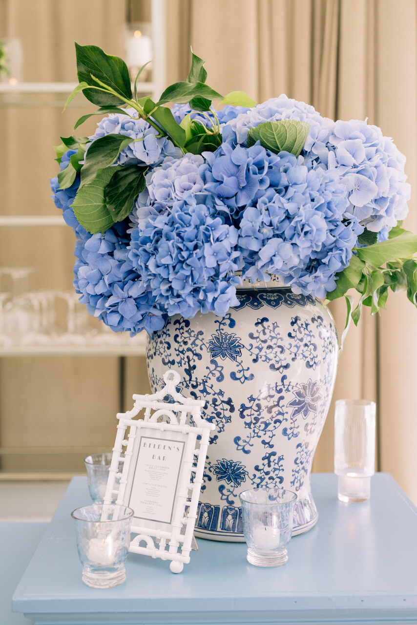 blue and white wedding flowers