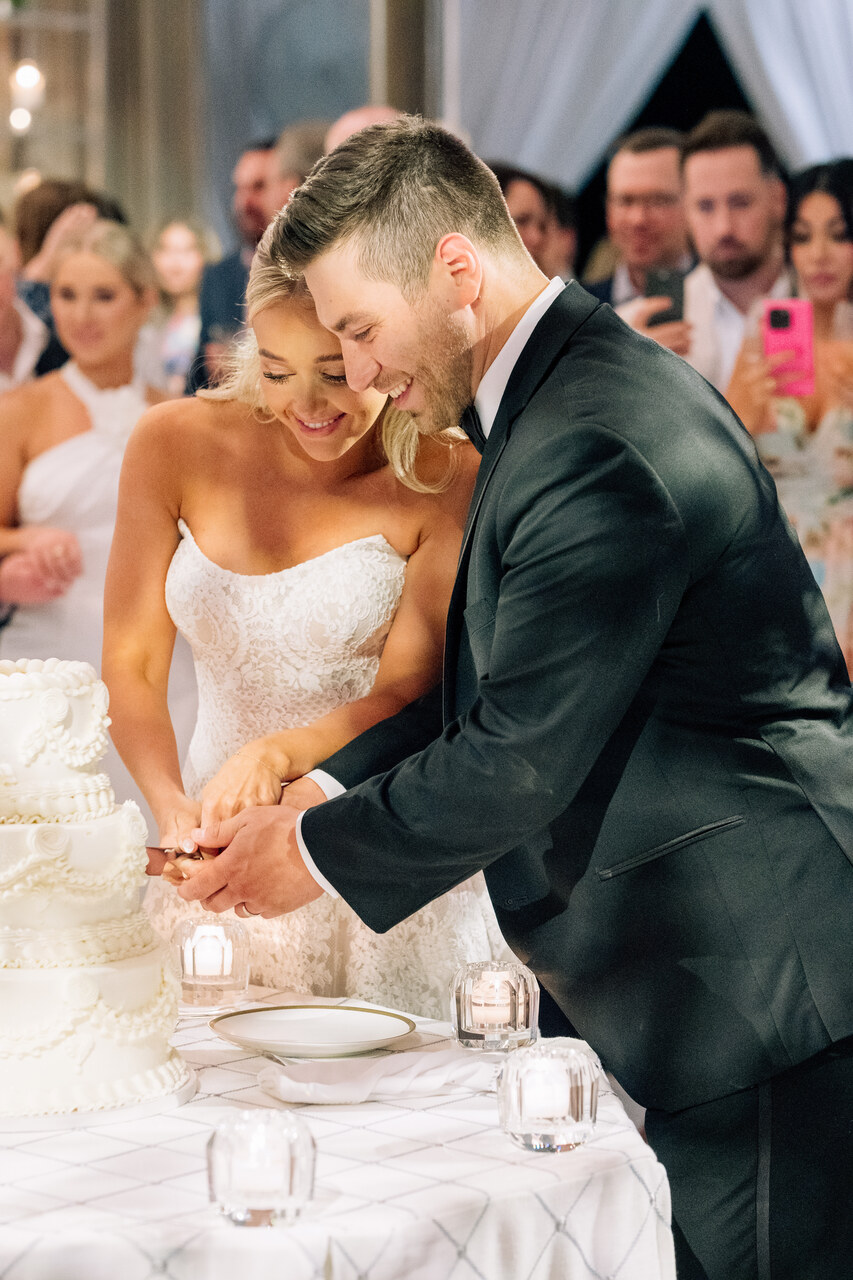 cake cutting photo ideas