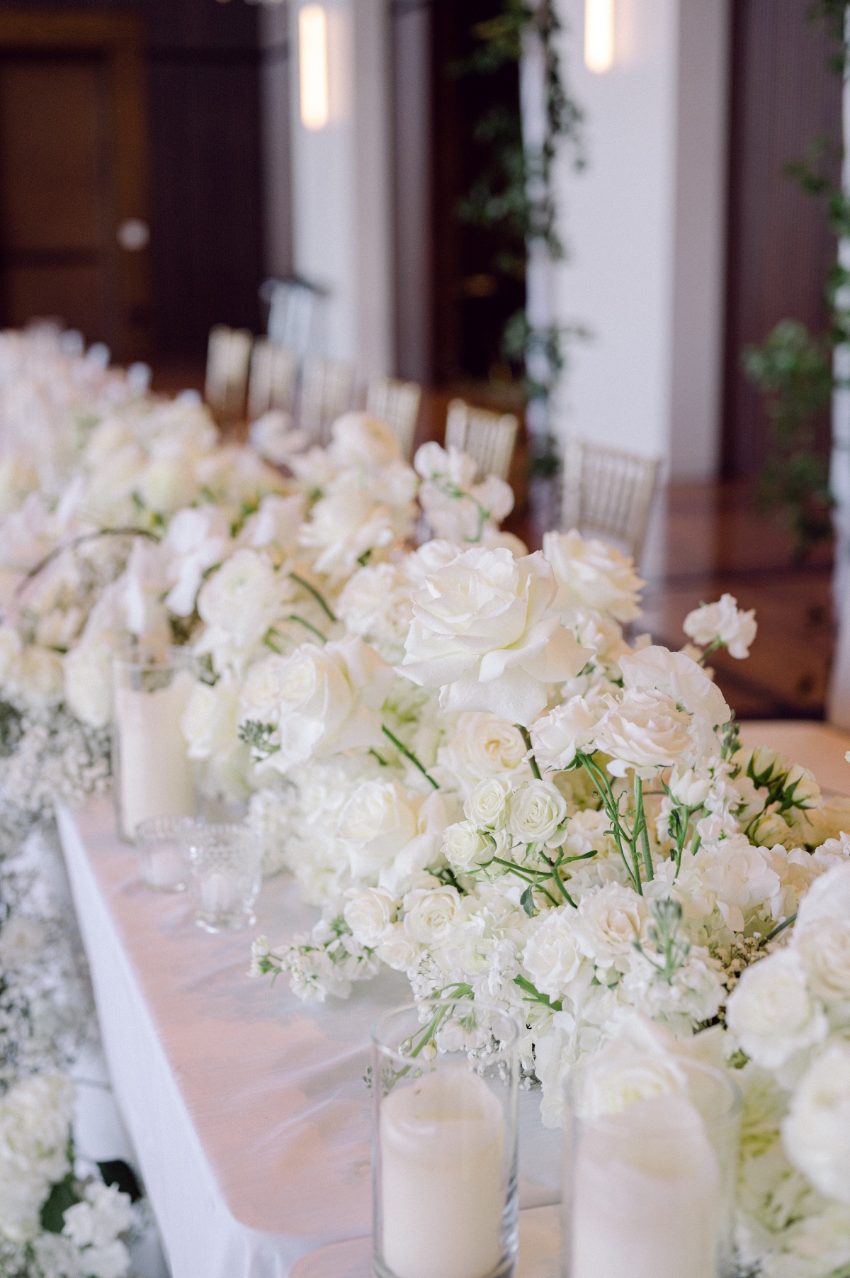 all white wedding flower ideas for reception tables