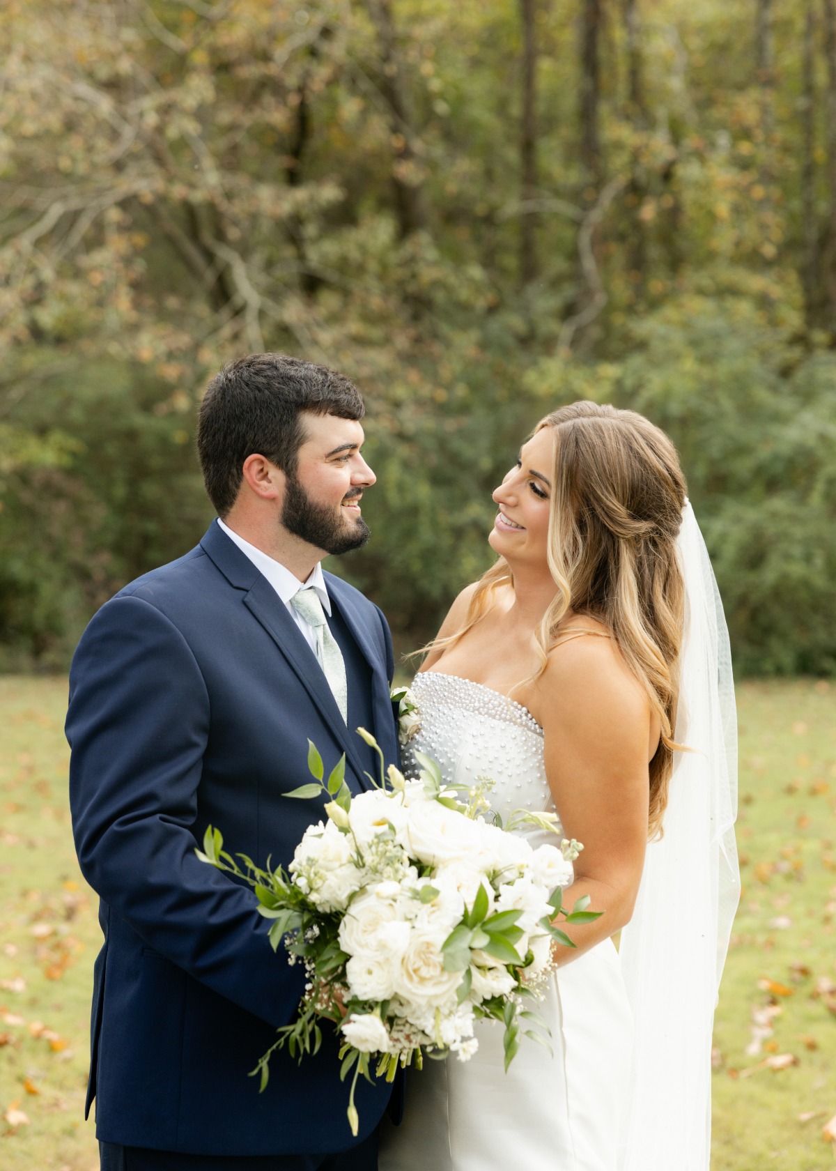 couples portrait poses for wedding