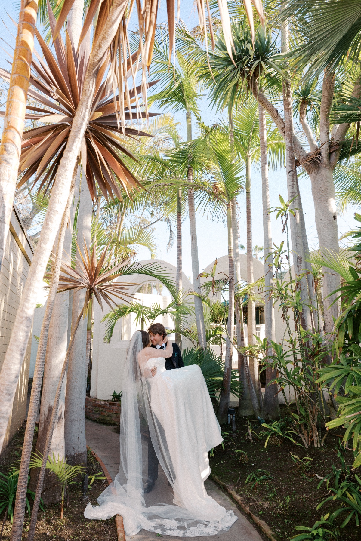 bride in wheelchair photo ideas