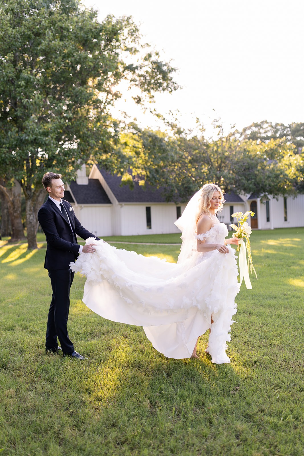 luxury-dallas-wedding-venue-the-emerson-300