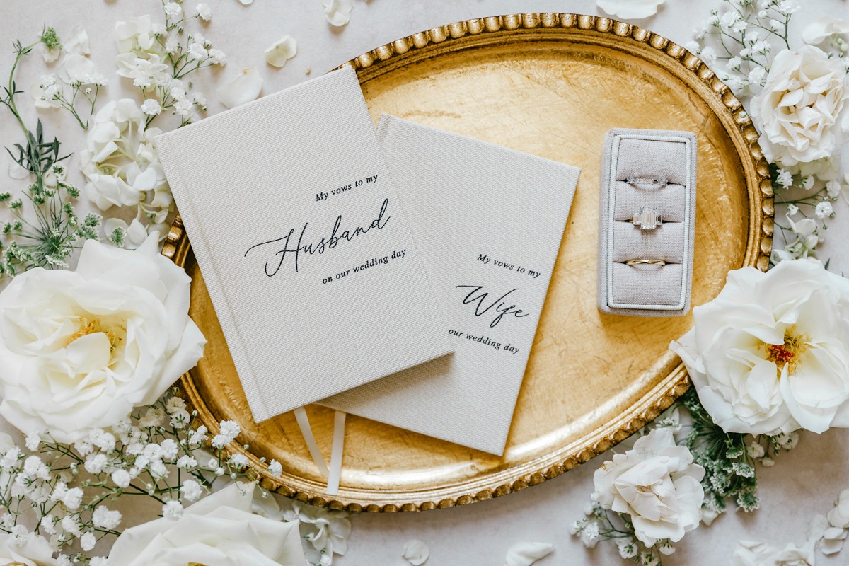 black and white vow books