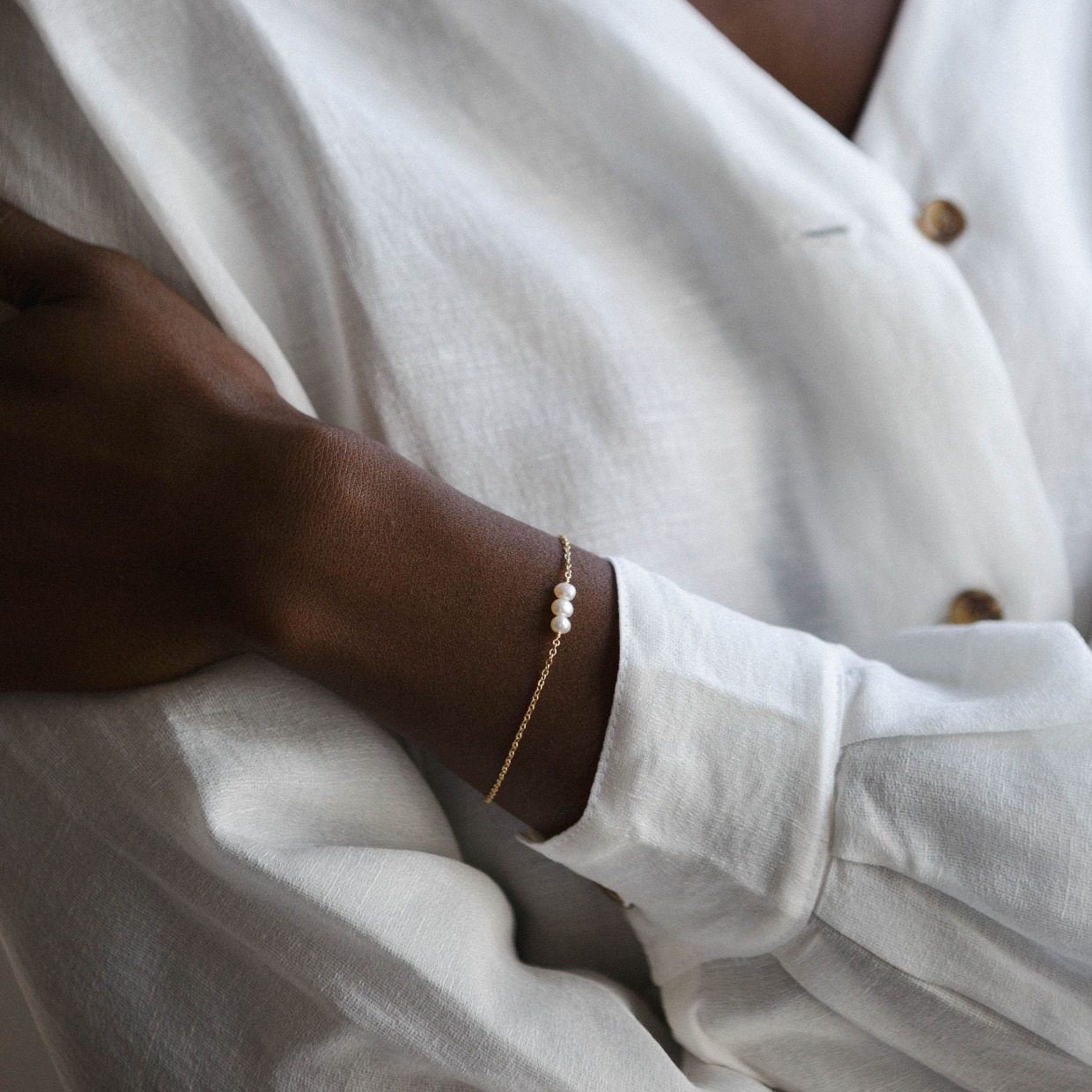 pearl bracelet bridesmaid gift by gldn