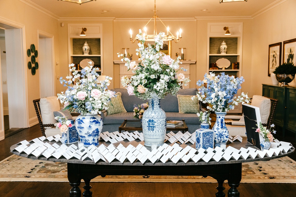 chinoiserie seating display