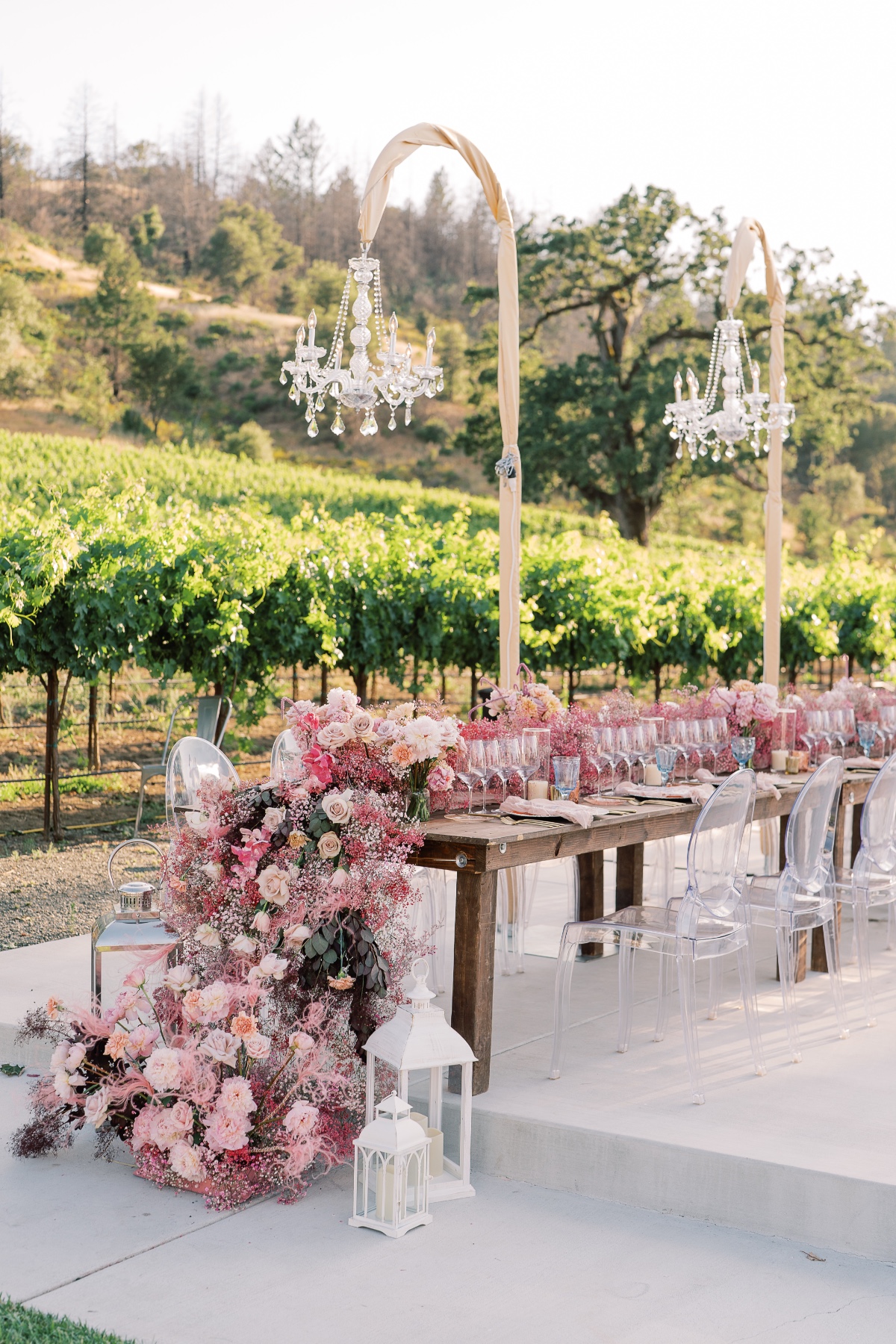 luxury pink reception flowers