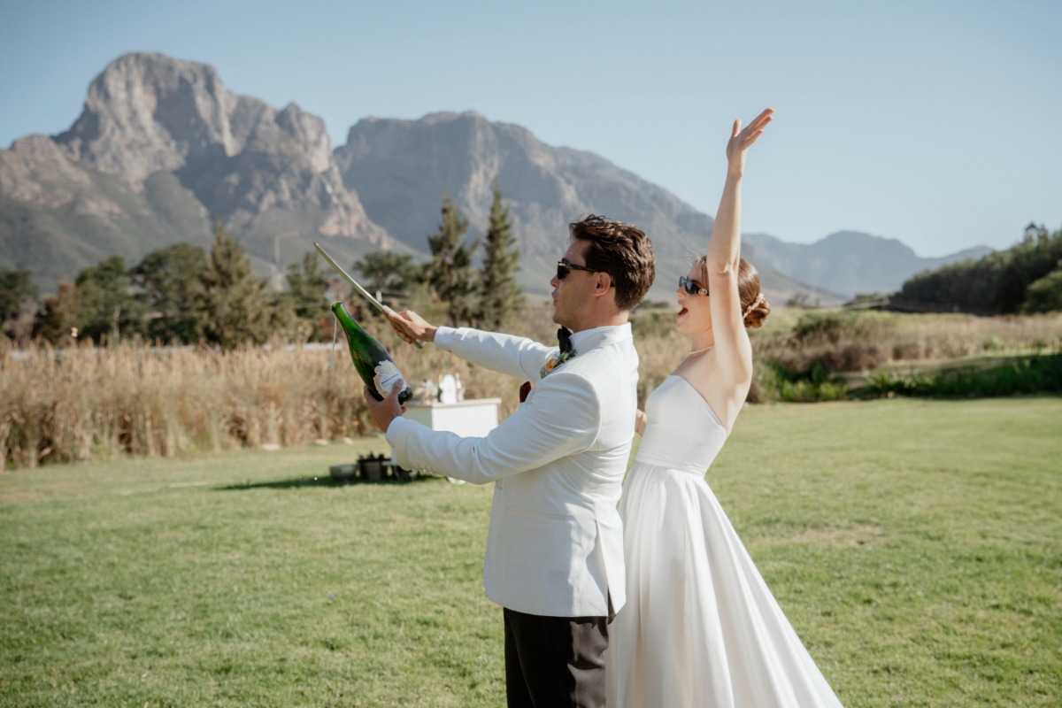 champagne sabre