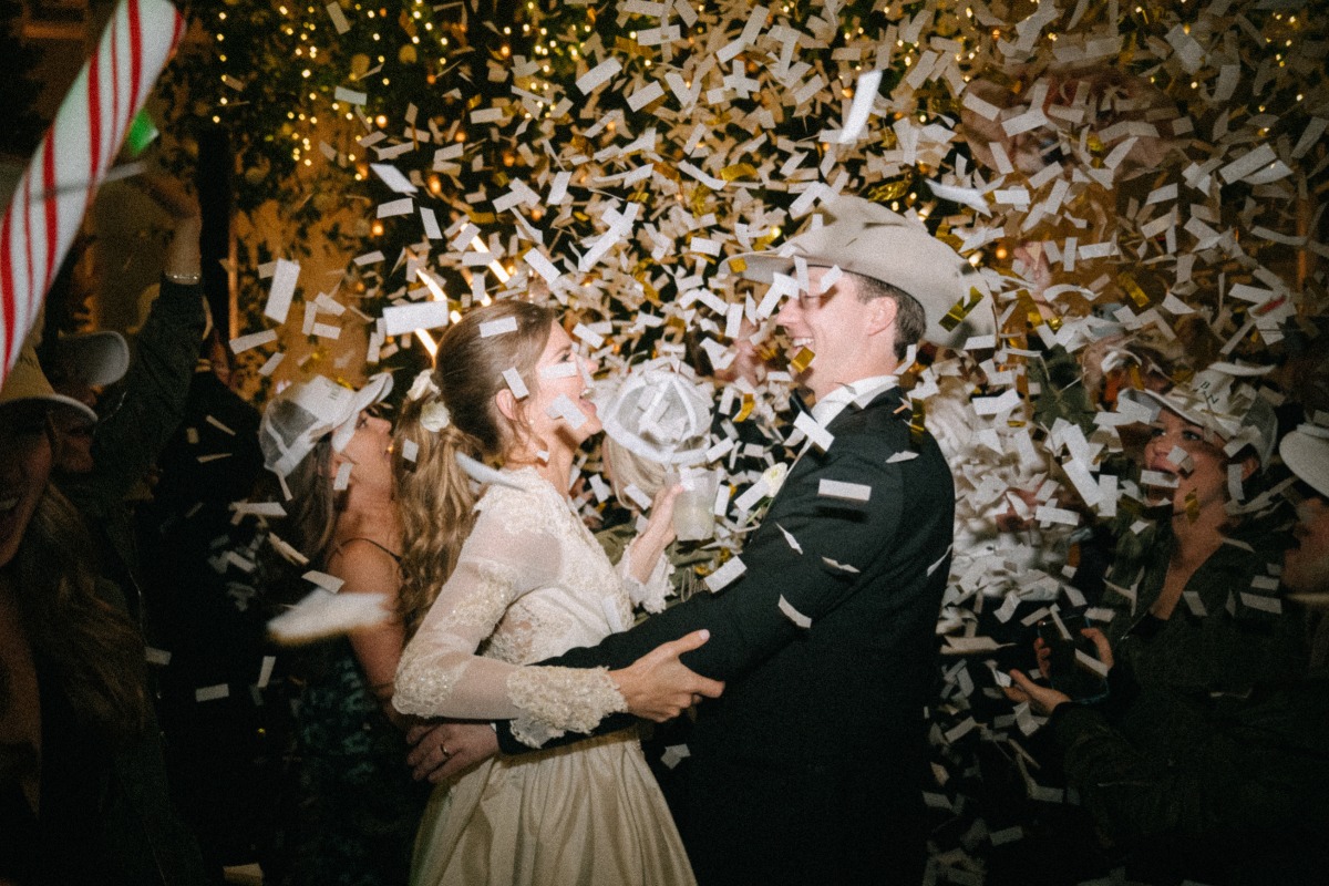 confetti exit ideas for wedding