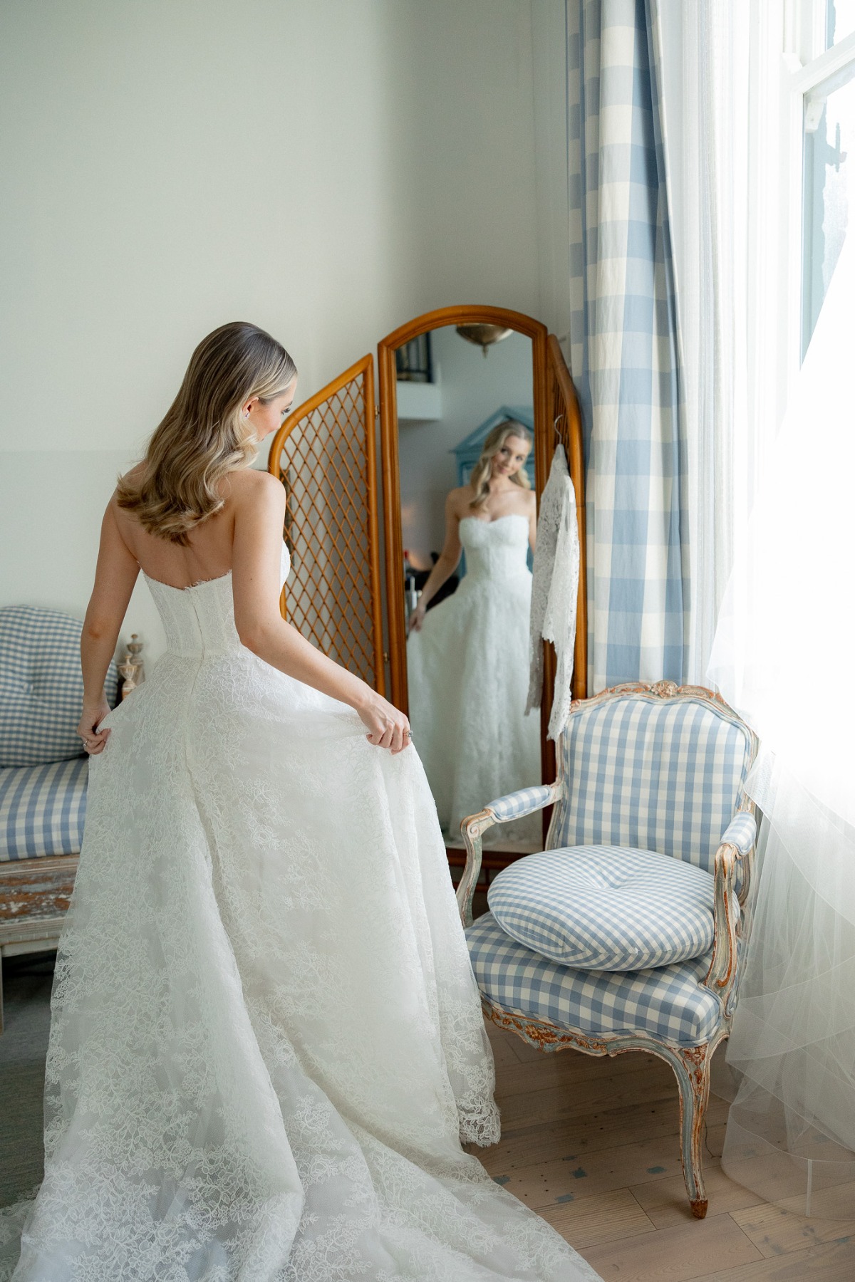 classic lace wedding dress
