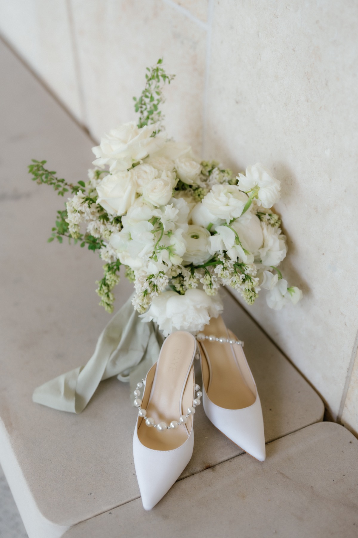 simple white wedding bouquet
