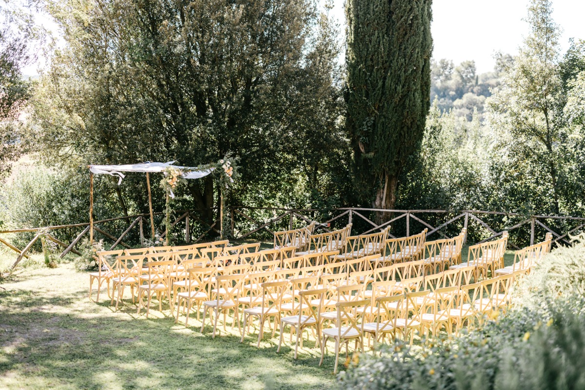 outdoor wedding ceremony in tuscany